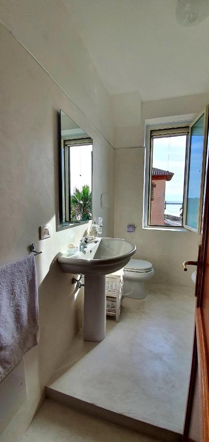 B&B Del Porto Боза-Марина Екстер'єр фото