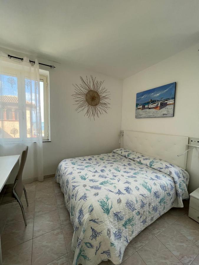 B&B Del Porto Боза-Марина Екстер'єр фото