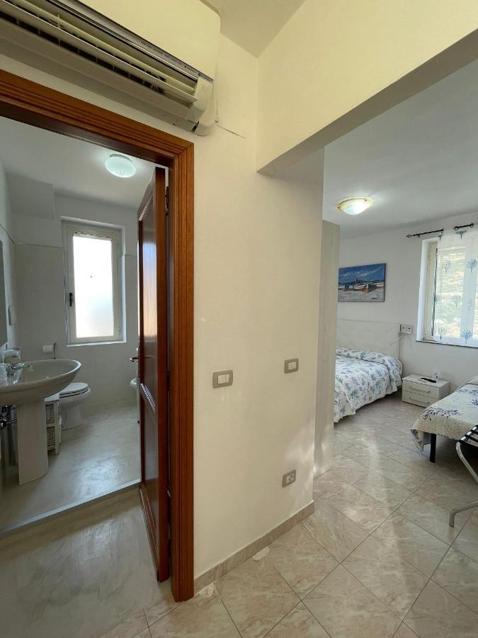 B&B Del Porto Боза-Марина Екстер'єр фото