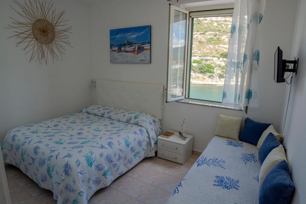 B&B Del Porto Боза-Марина Екстер'єр фото